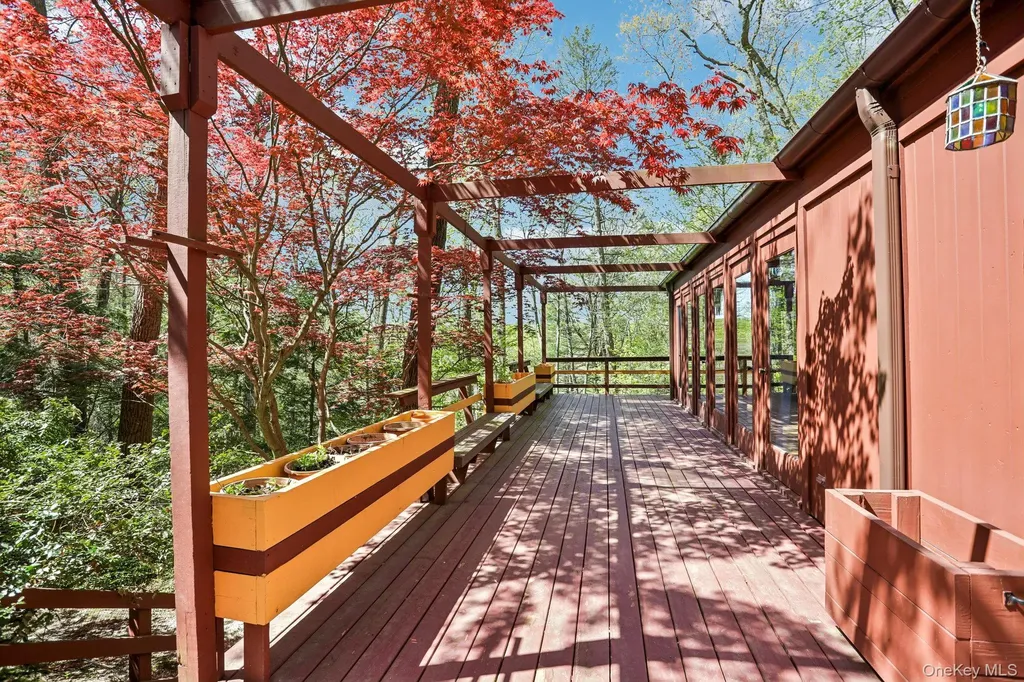 59 Shad Road W Pound Ridge NY 10576