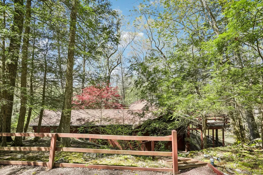 59 Shad Road W Pound Ridge NY 10576