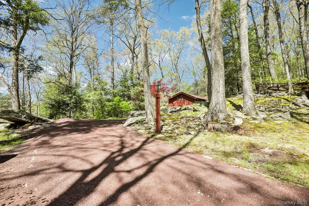 59 Shad Road W Pound Ridge NY 10576
