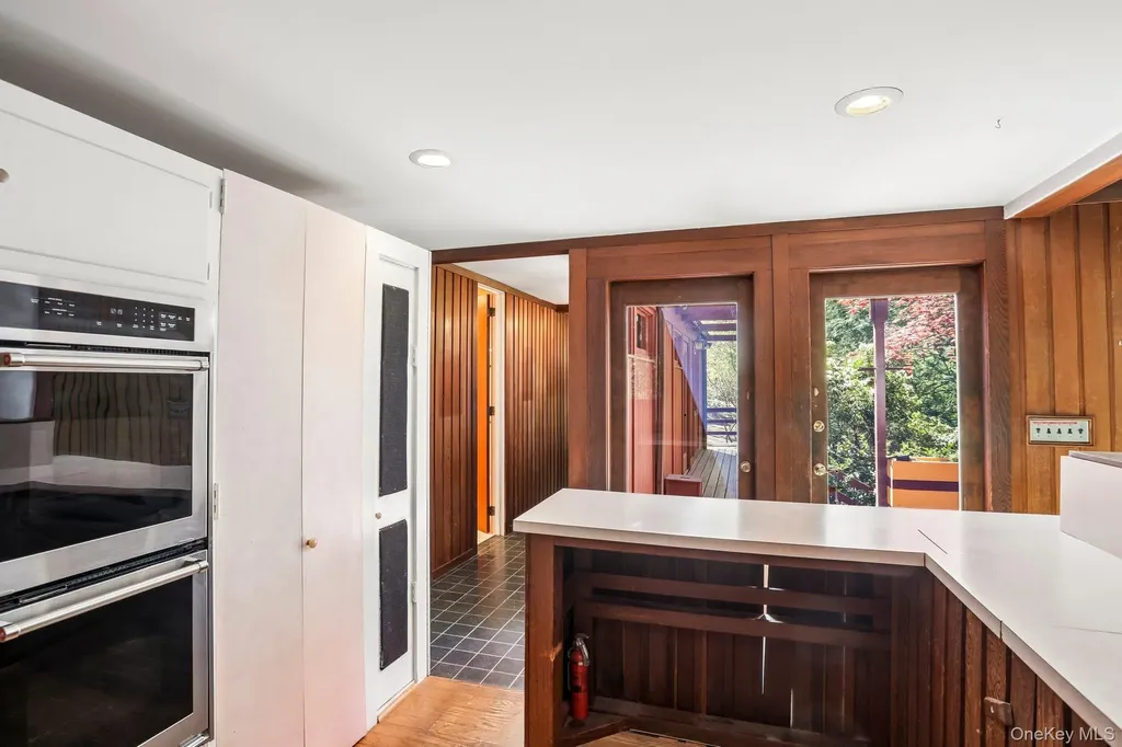 59 Shad Road W Pound Ridge NY 10576