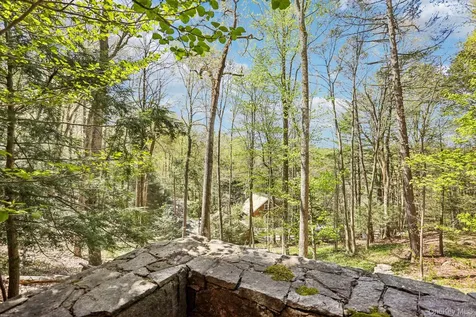 59 Shad Road W Pound Ridge NY 10576