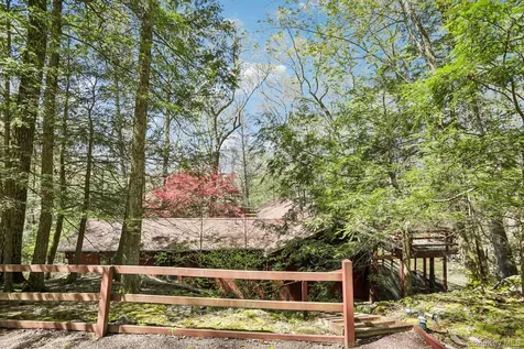 59 Shad Road W Pound Ridge NY 10576