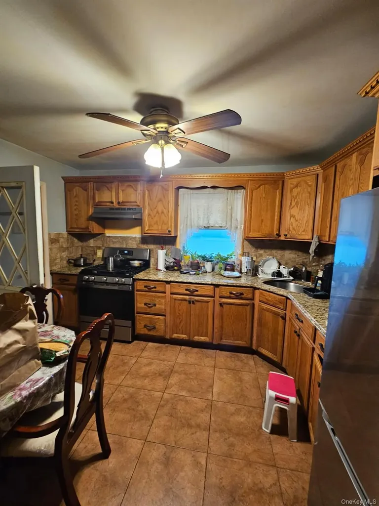 49 Volta Street Copiague NY 11726