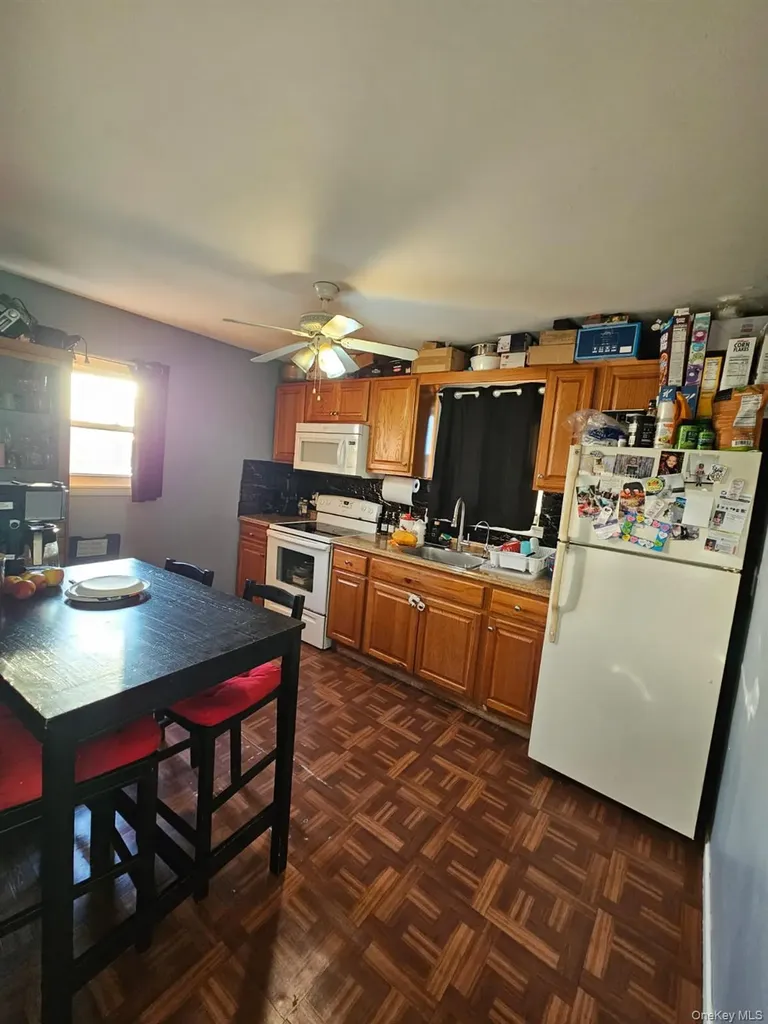 49 Volta Street Copiague NY 11726