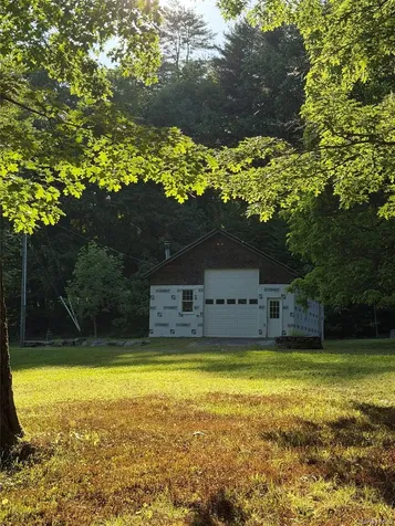 21 Hoffmann Street Hankins NY 12741