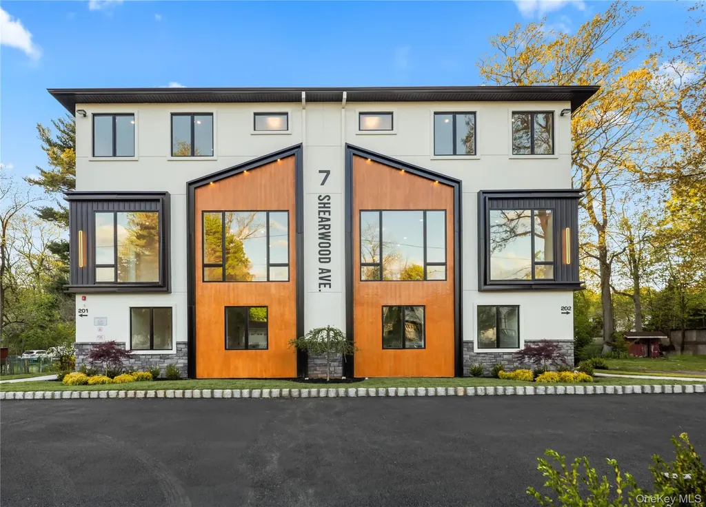 7 Sherwood Avenue Spring Valley NY 10977