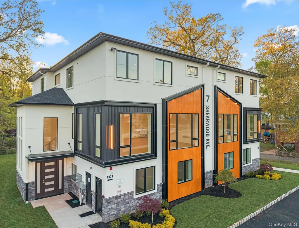 7 Sherwood Avenue Spring Valley NY 10977