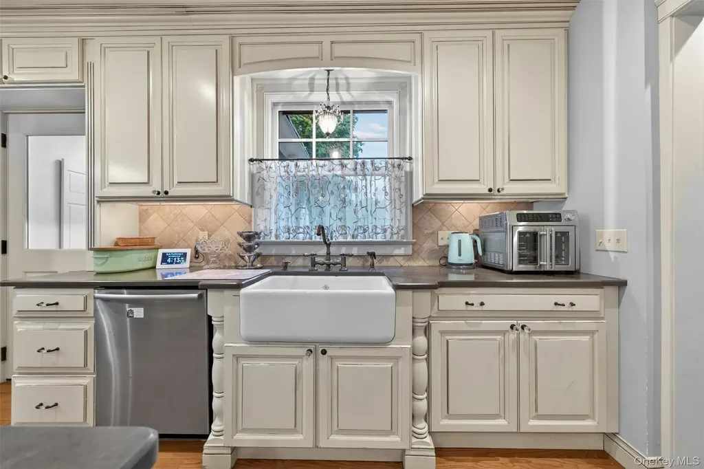 26 Maple Avenue Warwick NY 10990