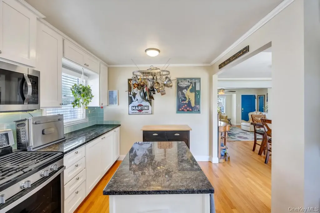 14 Dahlia Lane Deer Park NY 11729