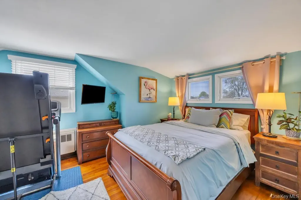 14 Dahlia Lane Deer Park NY 11729