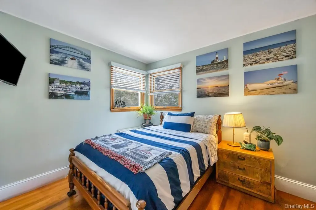 14 Dahlia Lane Deer Park NY 11729
