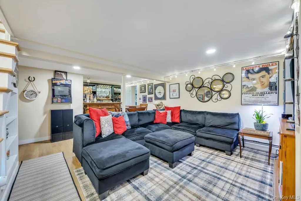 14 Dahlia Lane Deer Park NY 11729