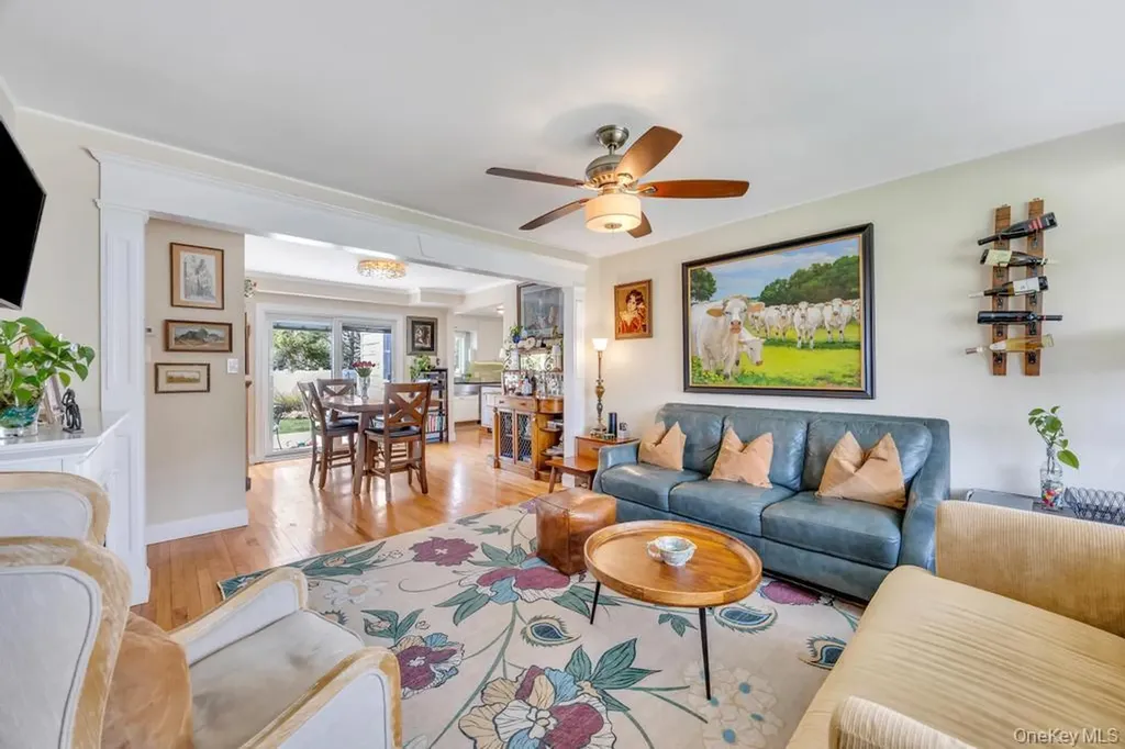 14 Dahlia Lane Deer Park NY 11729
