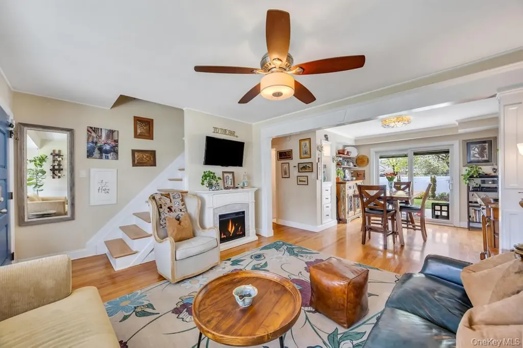 14 Dahlia Lane Deer Park NY 11729