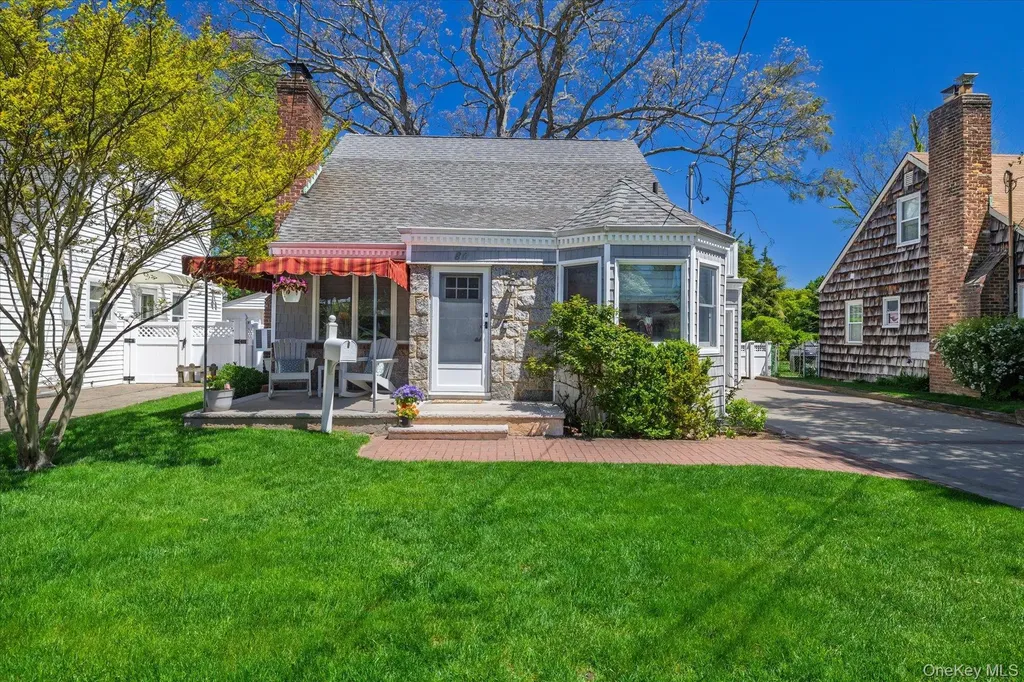 80 Doncaster Road Malverne NY 11565