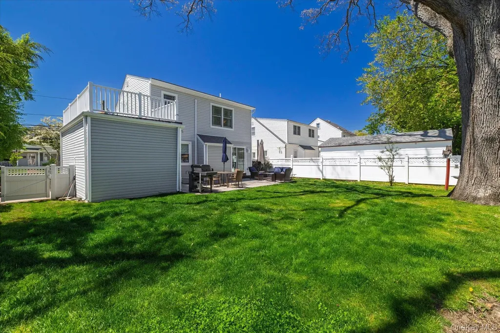 80 Doncaster Road Malverne NY 11565