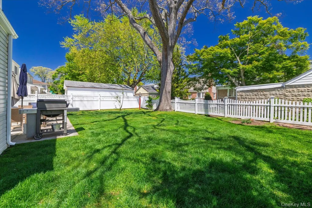 80 Doncaster Road Malverne NY 11565
