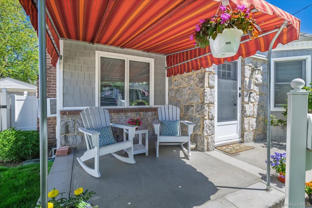 80 Doncaster Road Malverne NY 11565