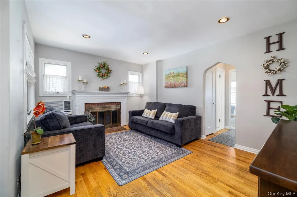 80 Doncaster Road Malverne NY 11565