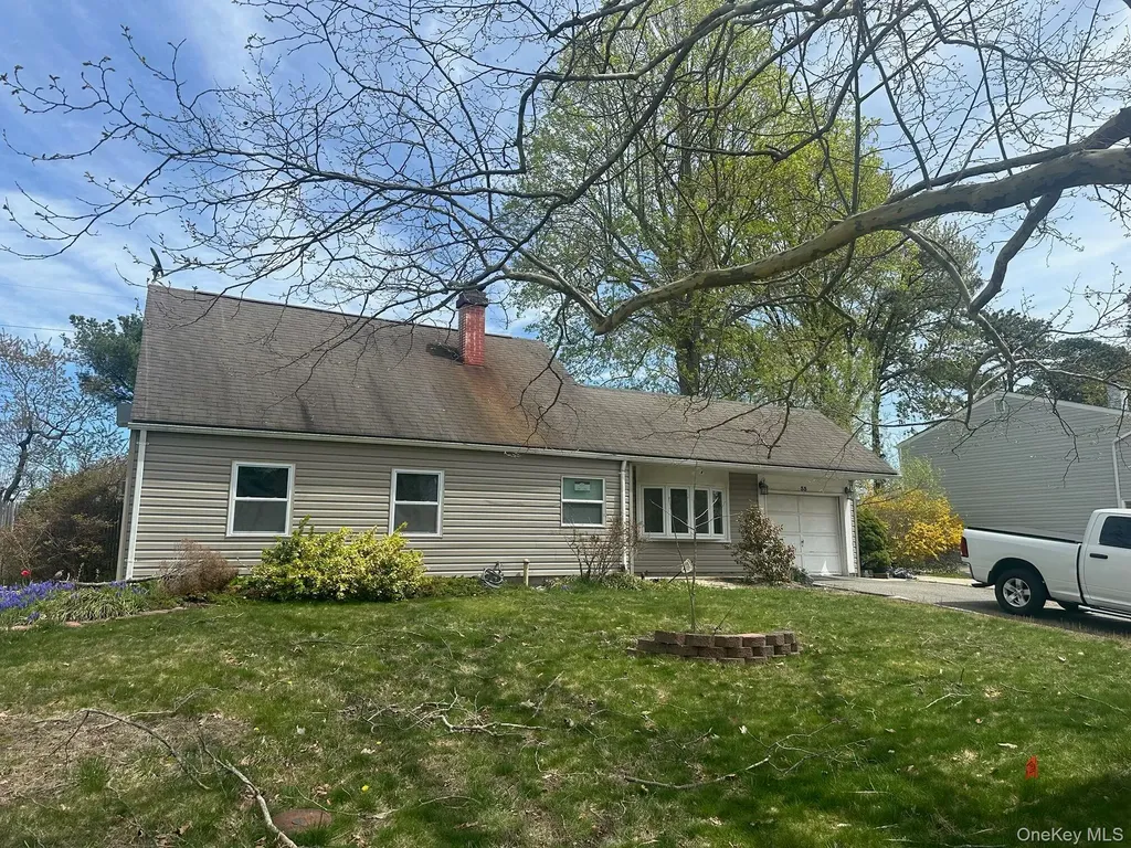 33 Balsam Drive Medford NY 11763