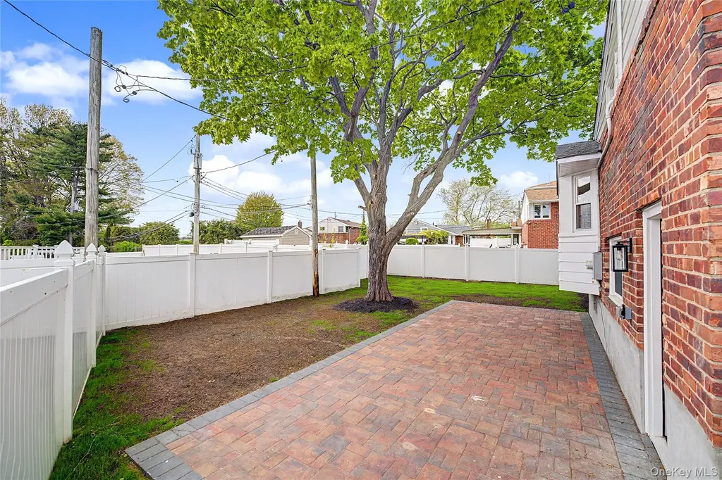 51 Stephen Street Levittown NY 11756