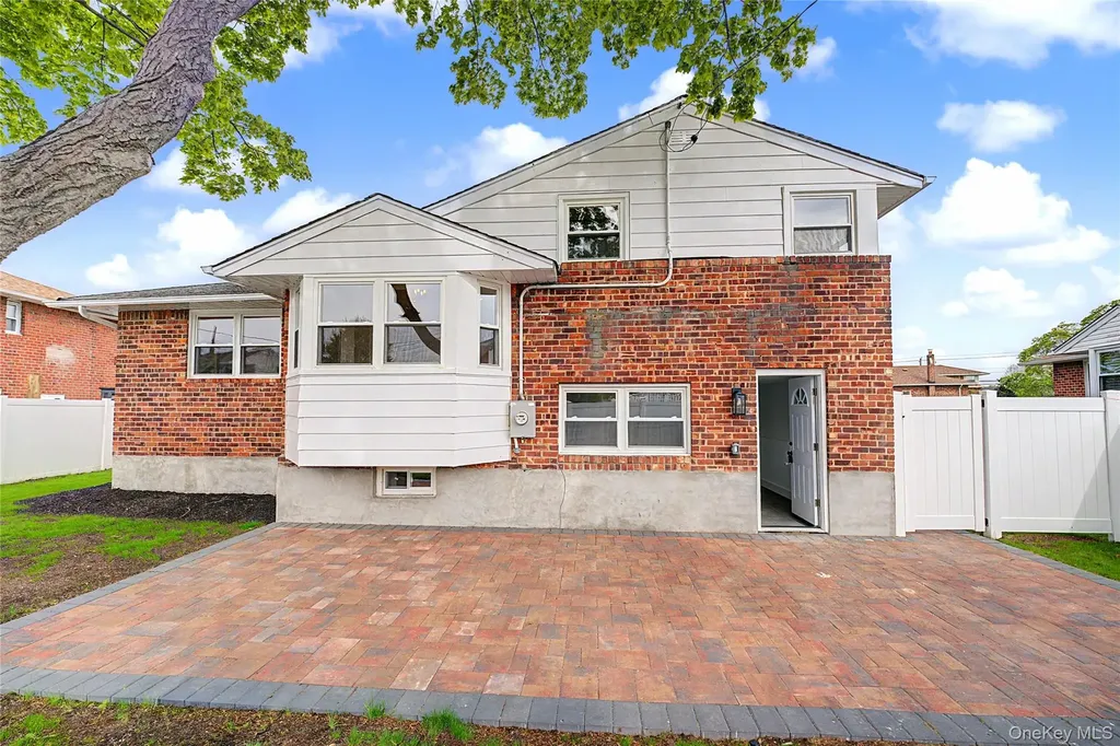 51 Stephen Street Levittown NY 11756
