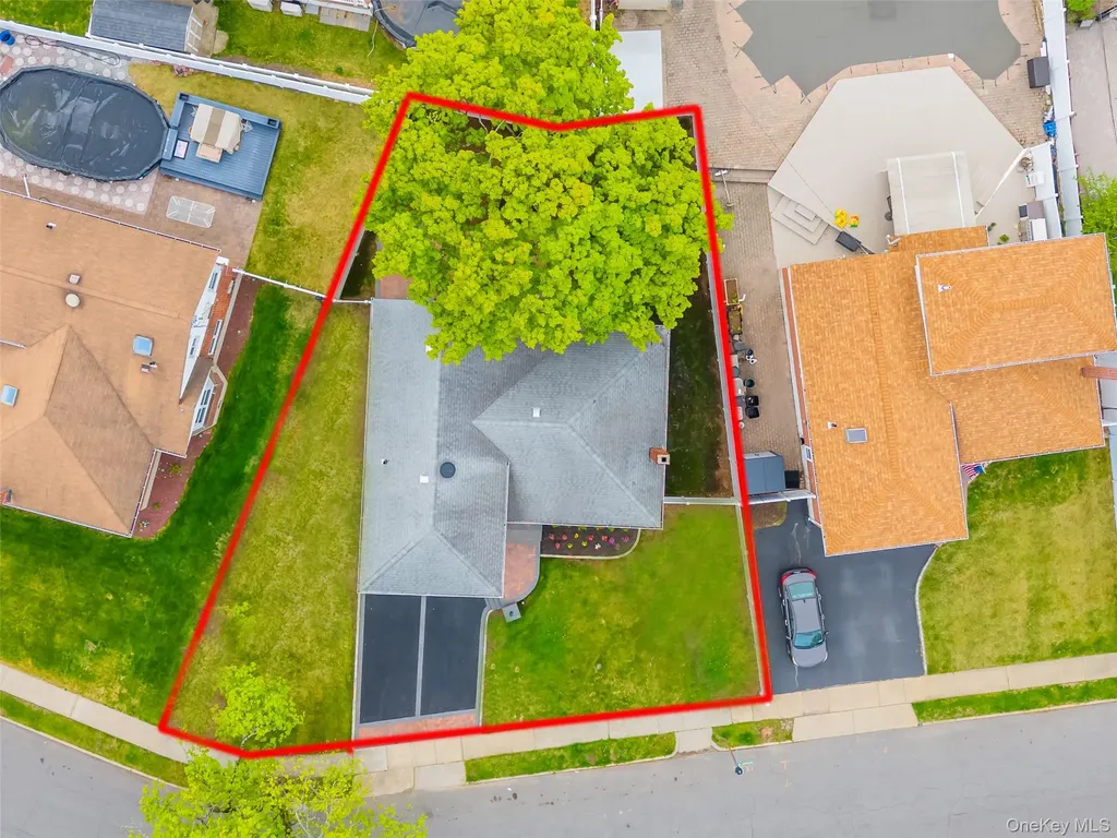 51 Stephen Street Levittown NY 11756