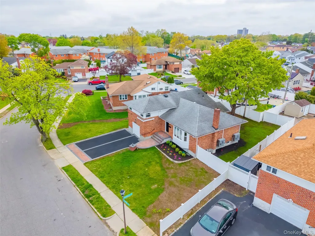 51 Stephen Street Levittown NY 11756