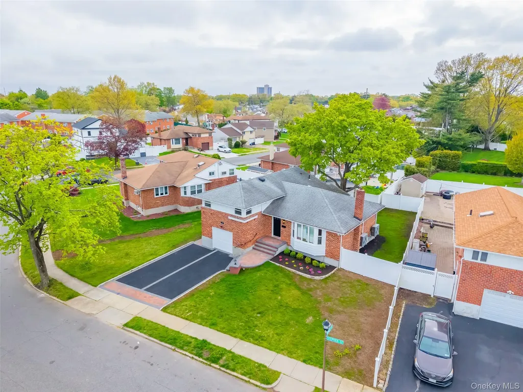51 Stephen Street Levittown NY 11756