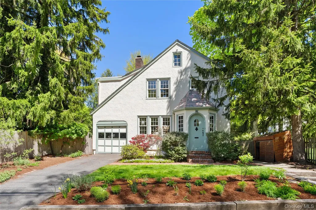 81 Walgrove Avenue Dobbs Ferry NY 10522
