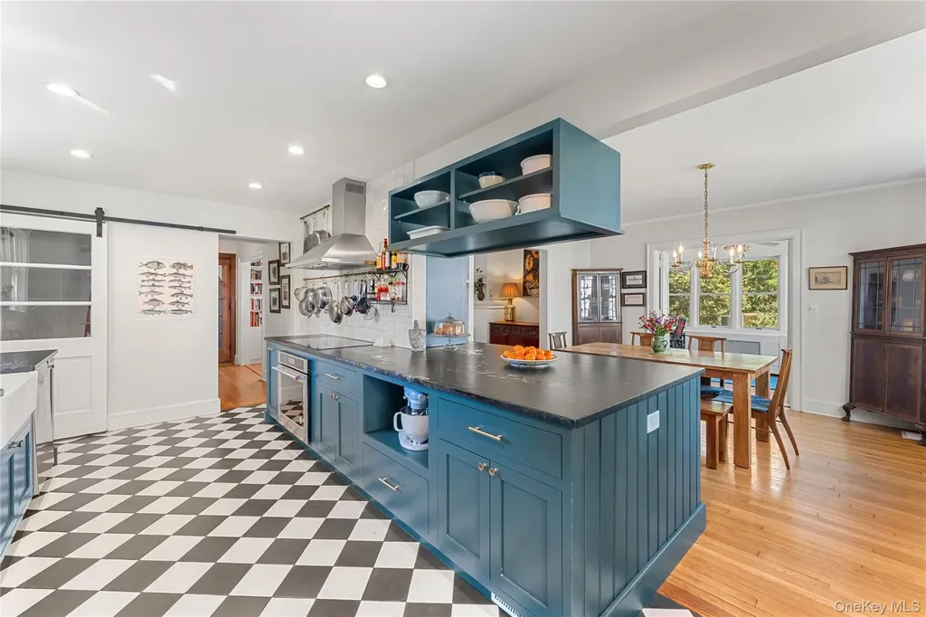 81 Walgrove Avenue Dobbs Ferry NY 10522