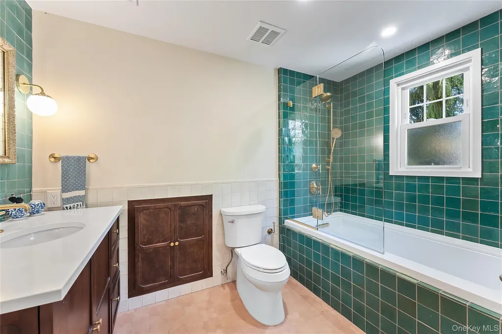 81 Walgrove Avenue Dobbs Ferry NY 10522