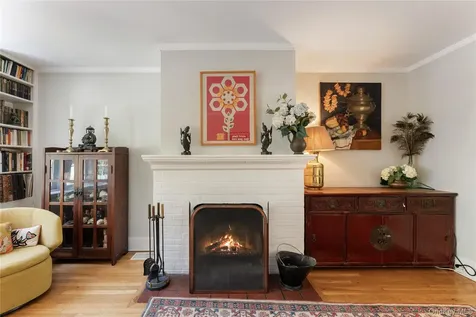 81 Walgrove Avenue Dobbs Ferry NY 10522