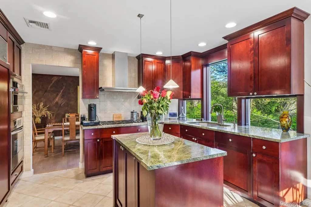 46 O'connell Court Great River NY 11739