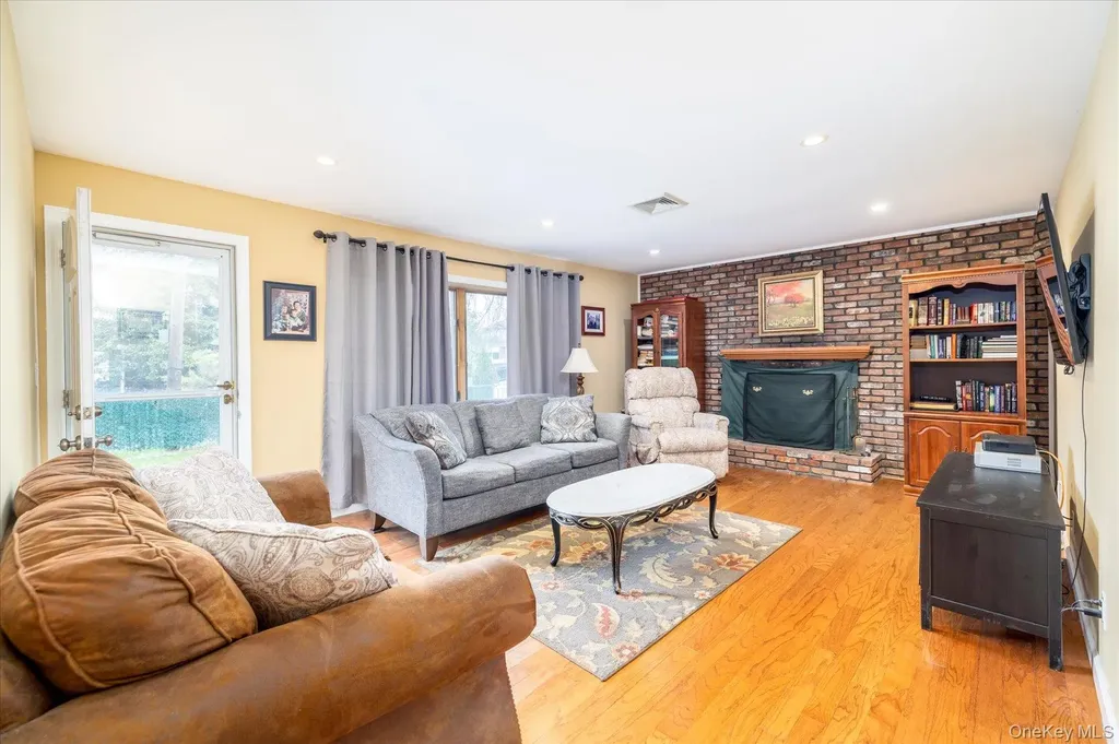 142 E Shore Drive Massapequa NY 11758