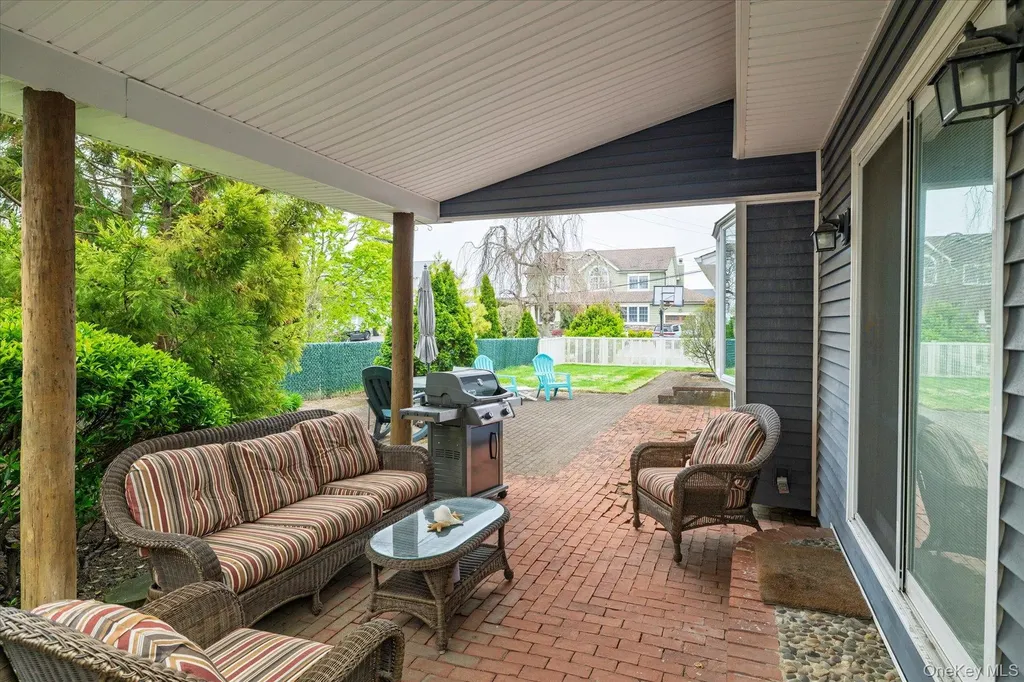142 E Shore Drive Massapequa NY 11758