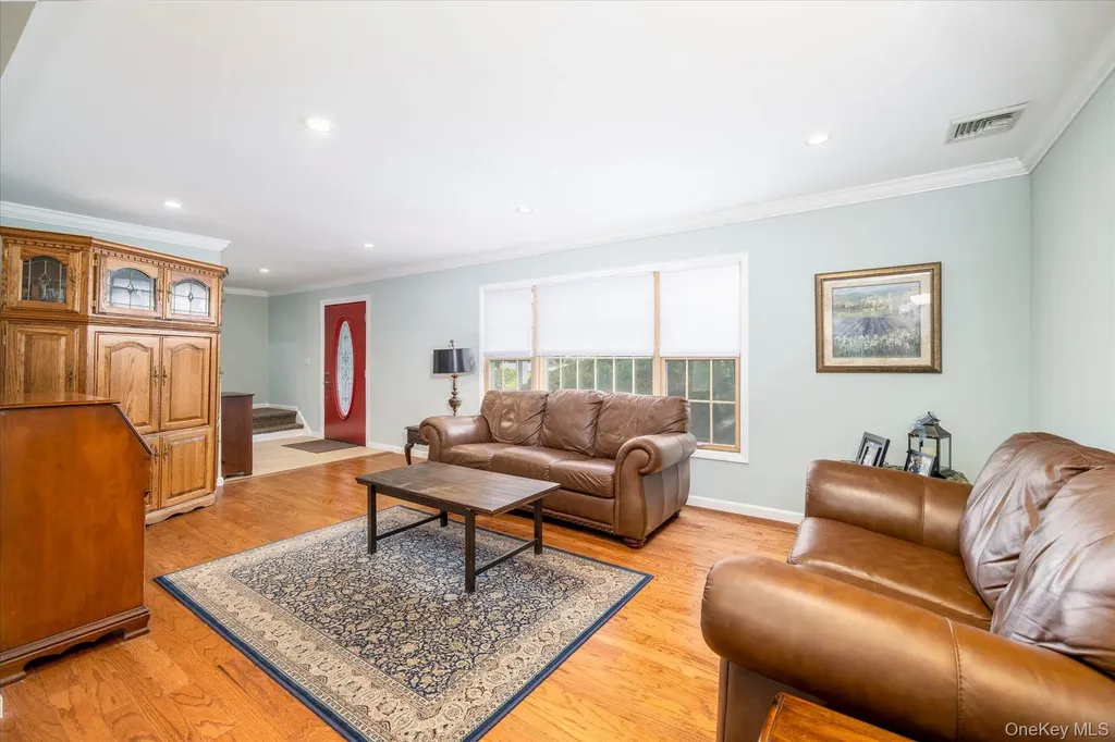 142 E Shore Drive Massapequa NY 11758