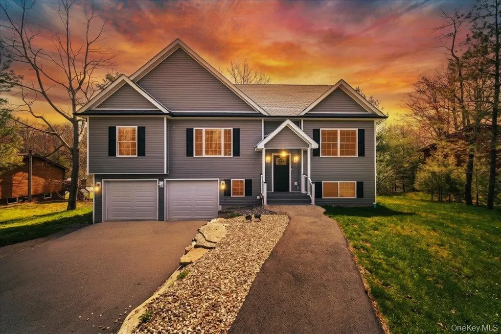 68 Picadilly Circle Rock Hill NY 12775