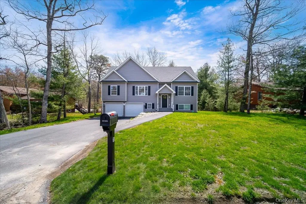 68 Picadilly Circle Rock Hill NY 12775