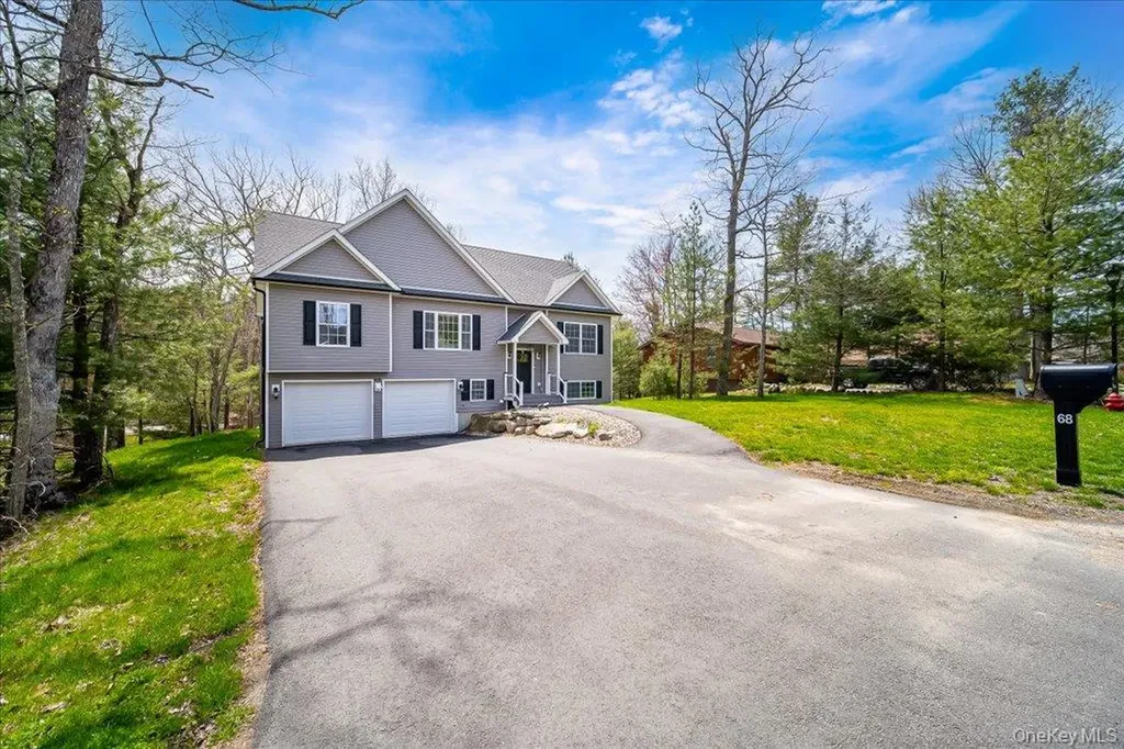 68 Picadilly Circle Rock Hill NY 12775