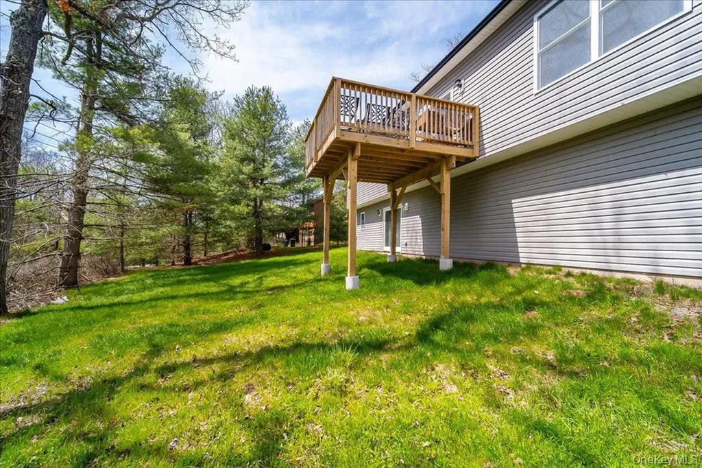 68 Picadilly Circle Rock Hill NY 12775