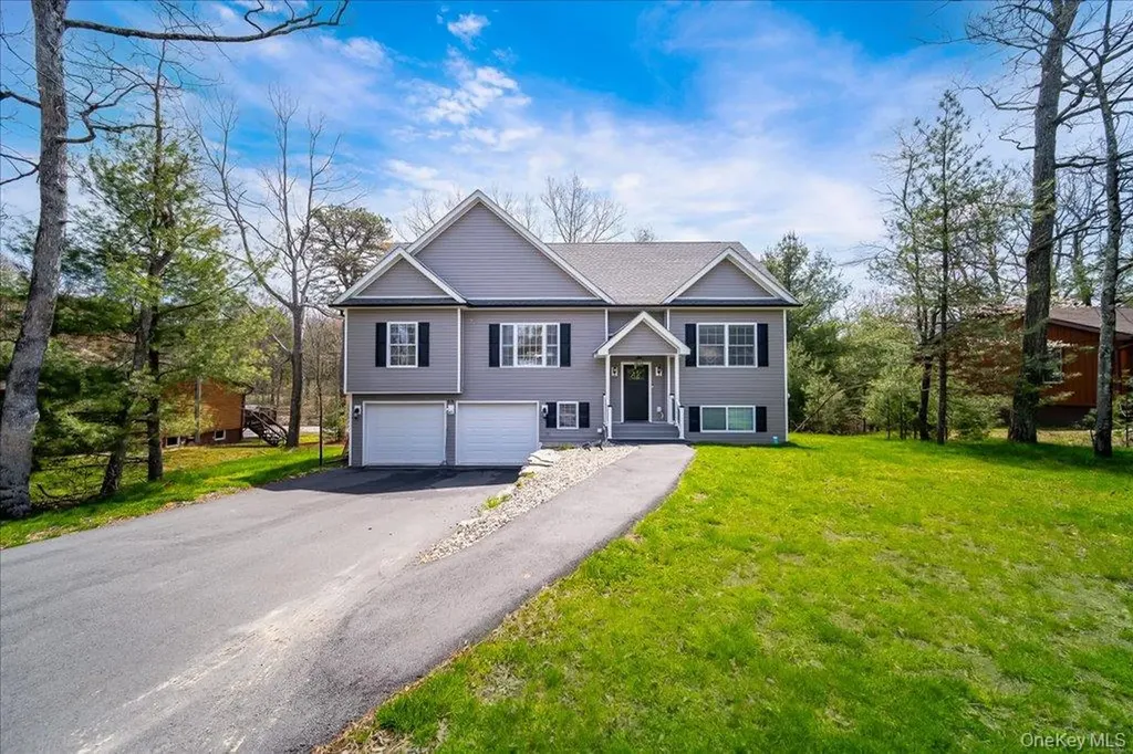 68 Picadilly Circle Rock Hill NY 12775