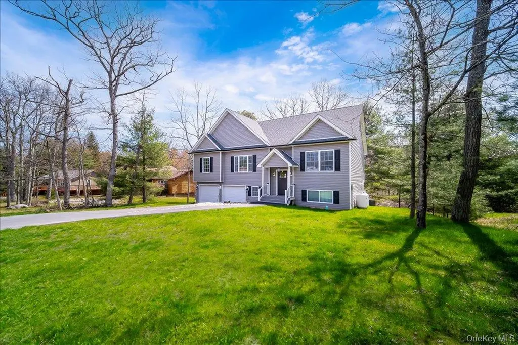 68 Picadilly Circle Rock Hill NY 12775