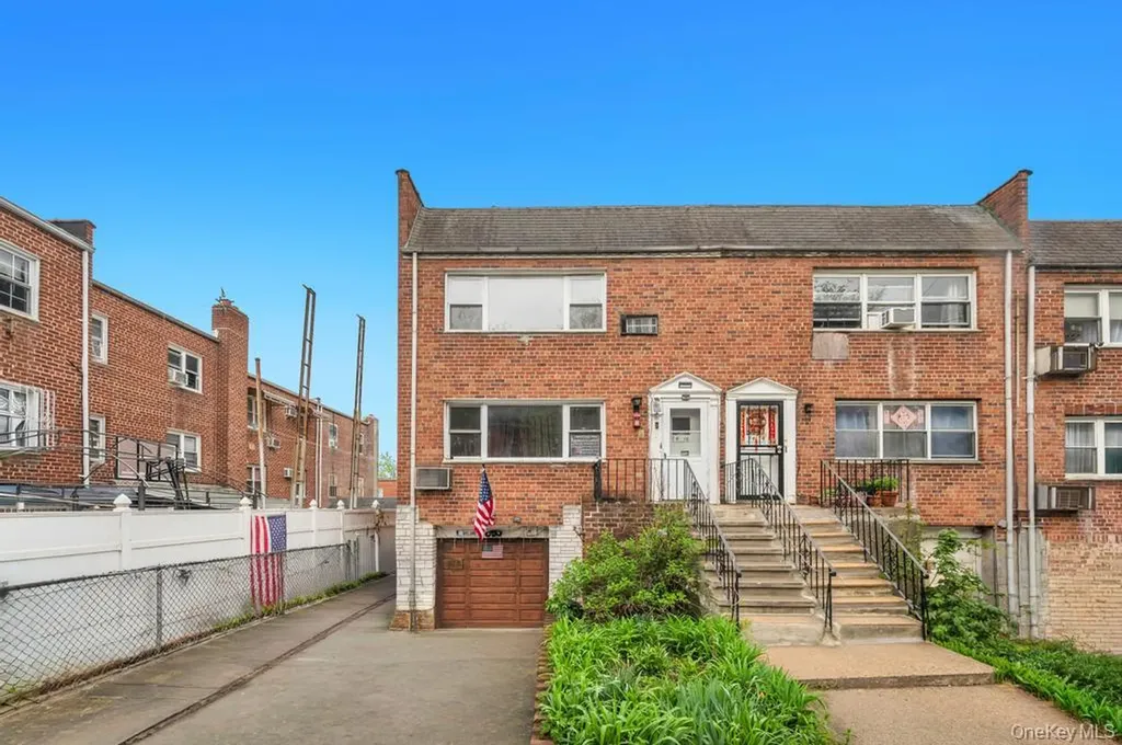7416 85th Road Woodhaven NY 11421
