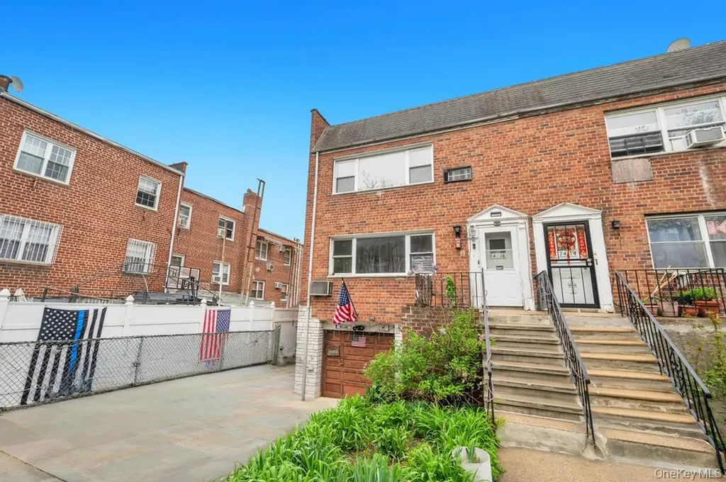 7416 85th Road Woodhaven NY 11421