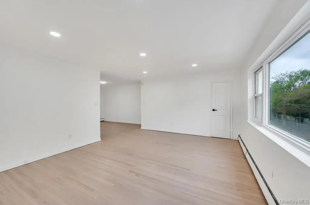 7416 85th Road Woodhaven NY 11421