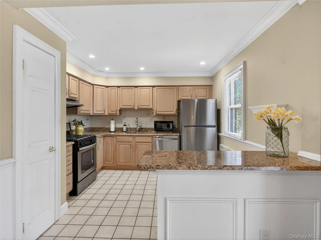 68 Bon Aire Circle Suffern NY 10901