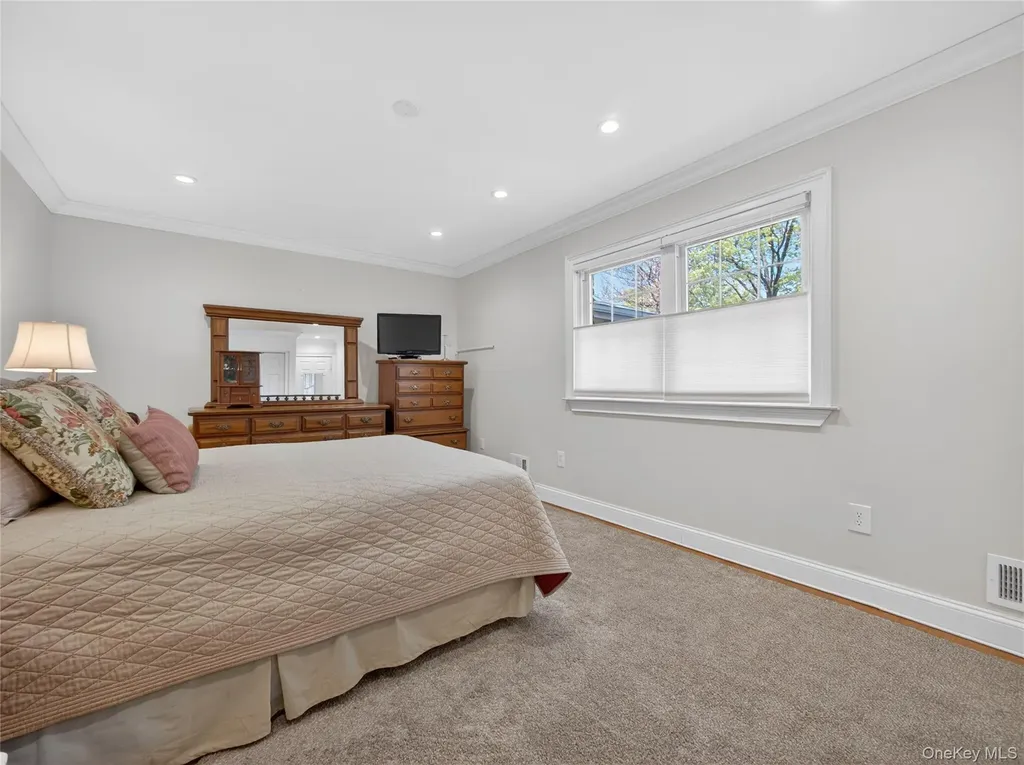 68 Bon Aire Circle Suffern NY 10901