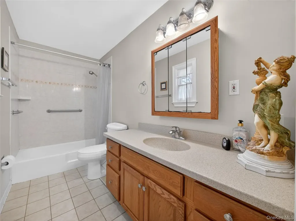 68 Bon Aire Circle Suffern NY 10901