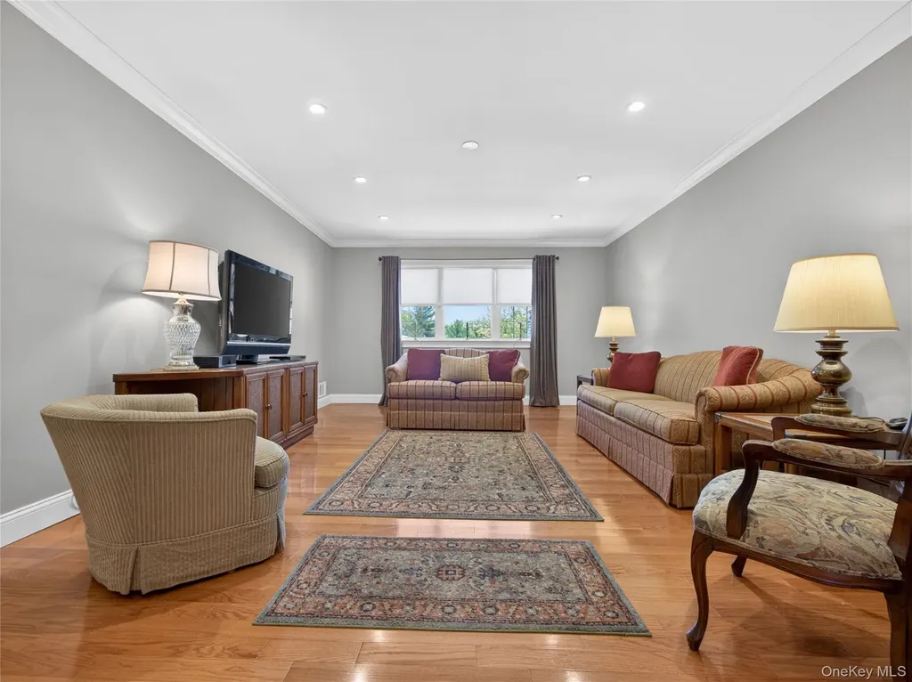 68 Bon Aire Circle Suffern NY 10901